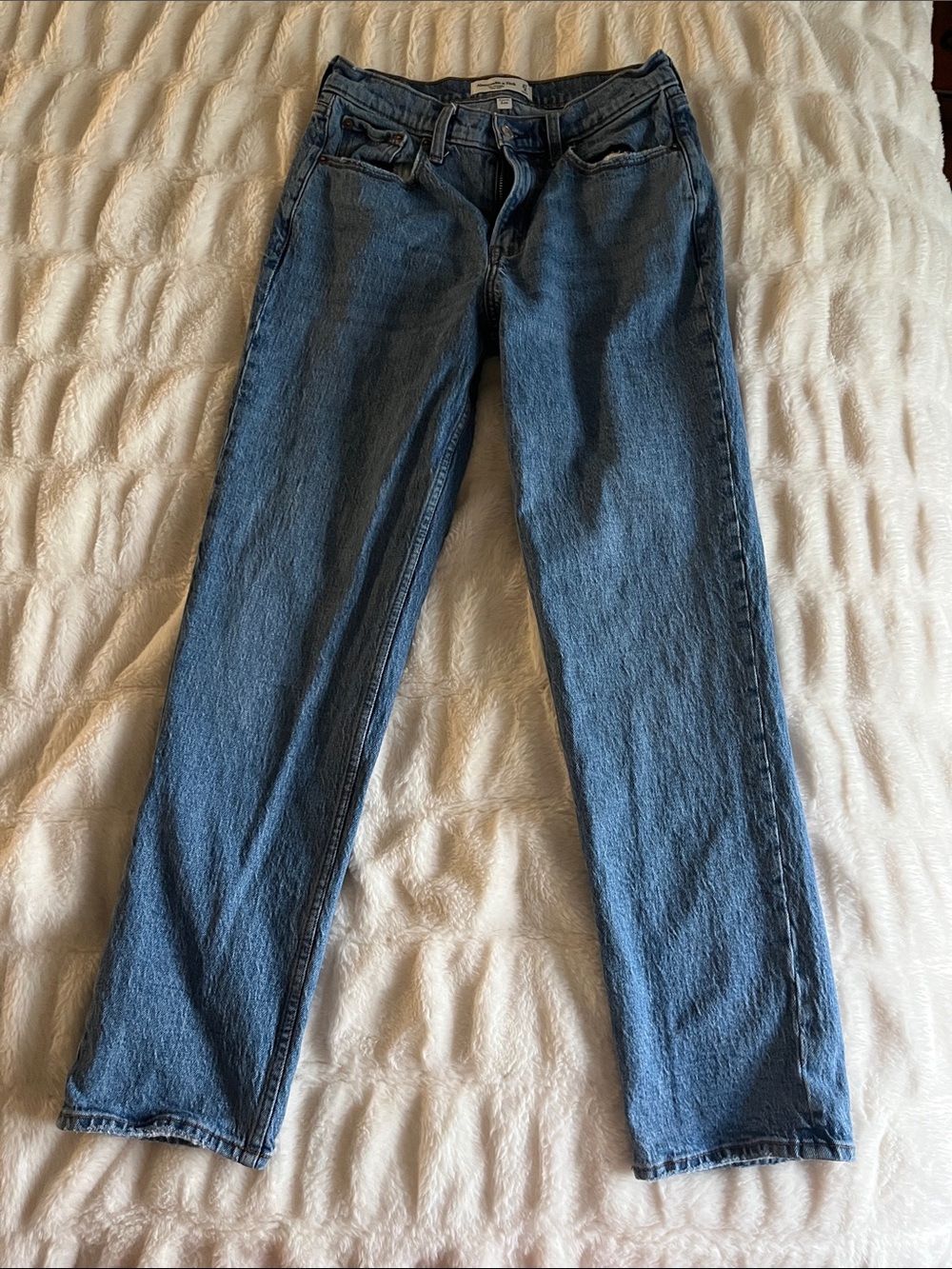 Abercrombie & Fitch Medium Blue Straight-Leg Women's Jeans